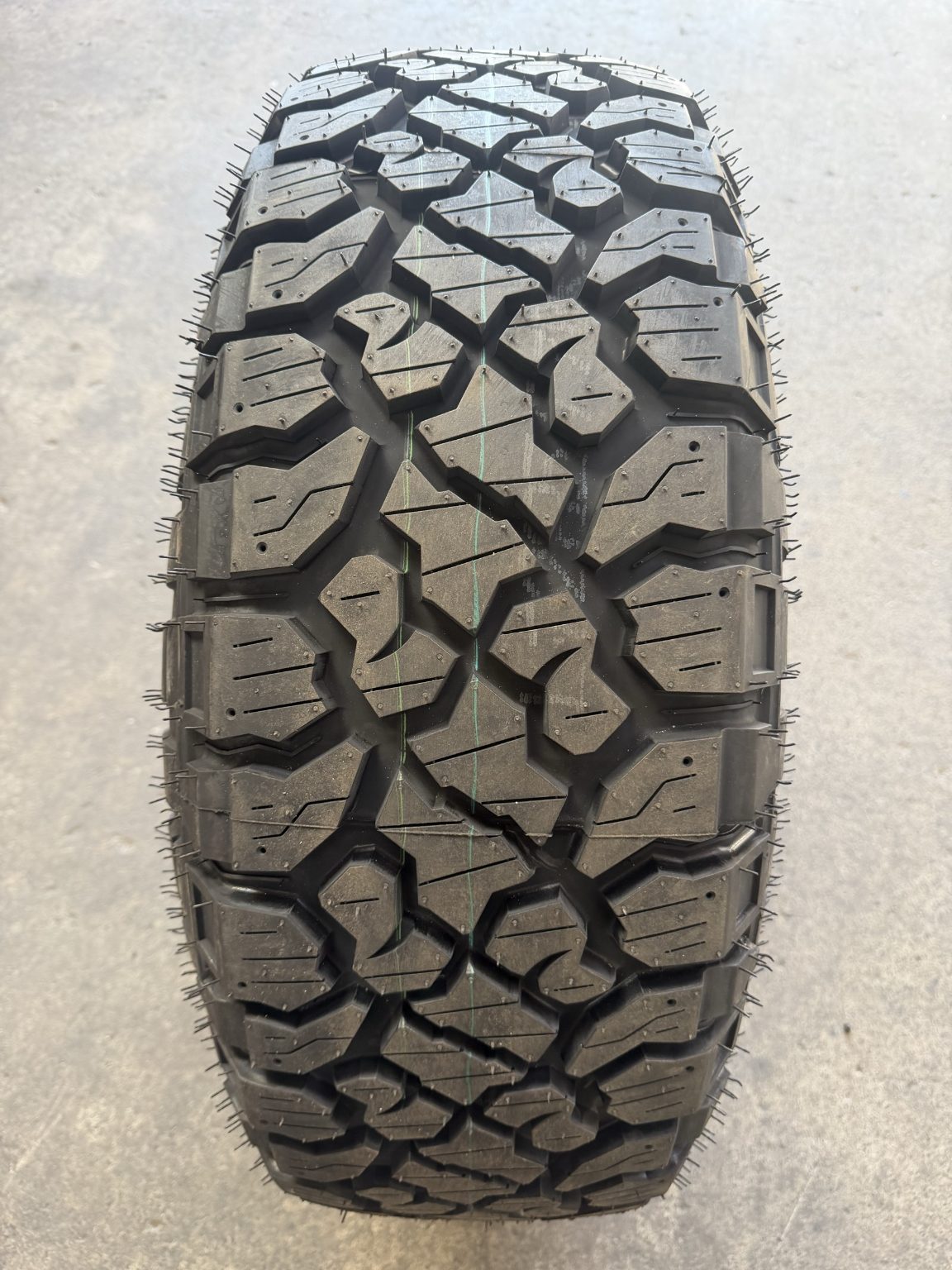 285/70R17 Kenda Klever KR601 R/T Tyre