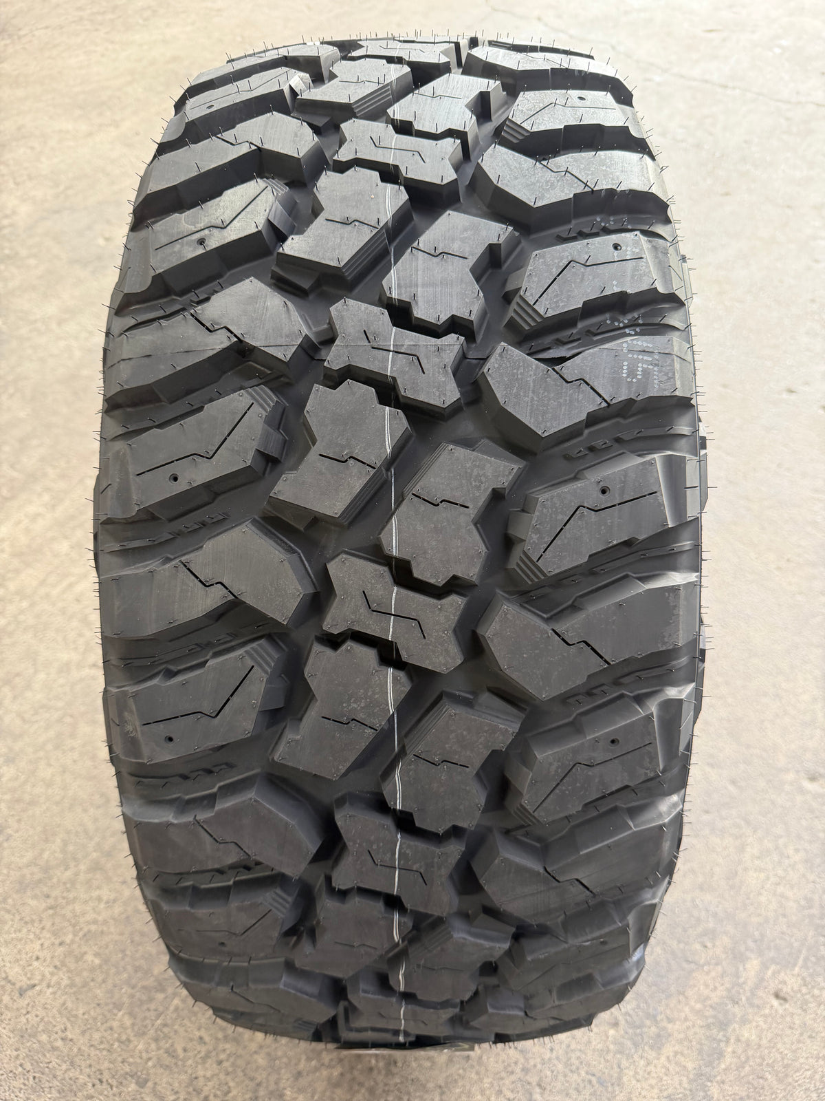 33X12.5R20 AUSTONE MASPIRE M/T TYRE