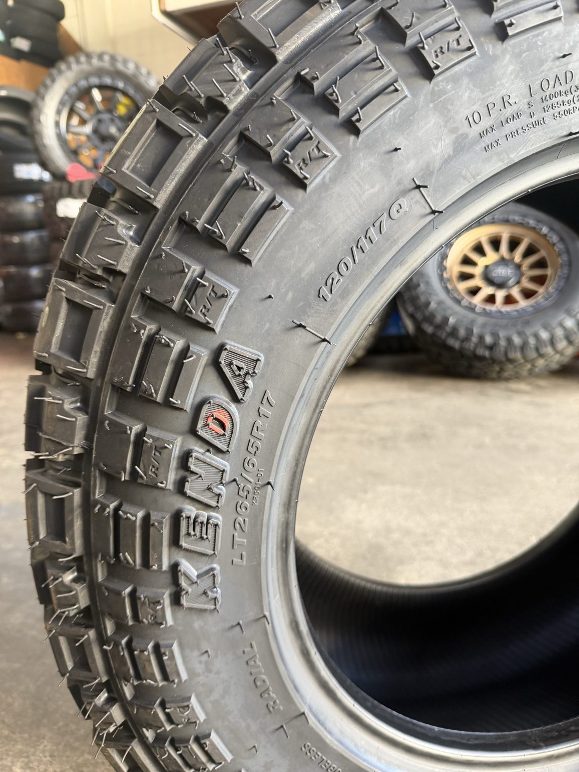265/65R17 Kenda Klever KR601 R/T Tyre