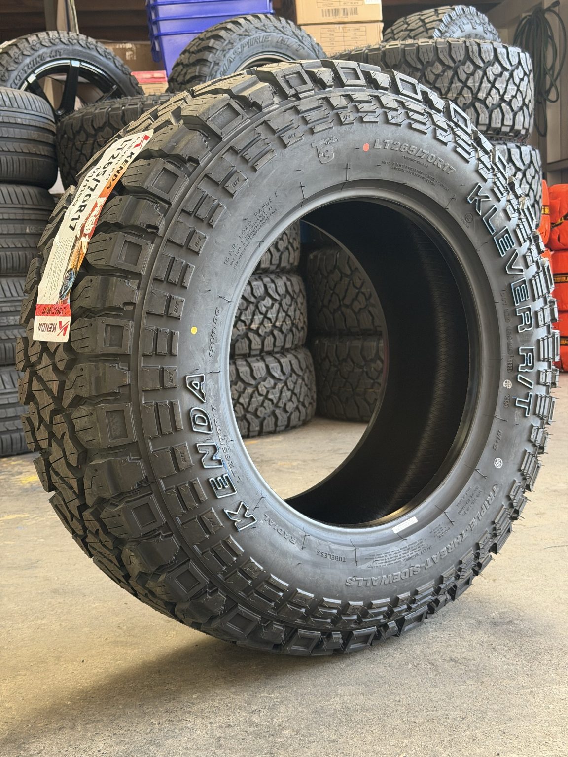 265/70R17 Kenda Klever KR601 R/T Tyre