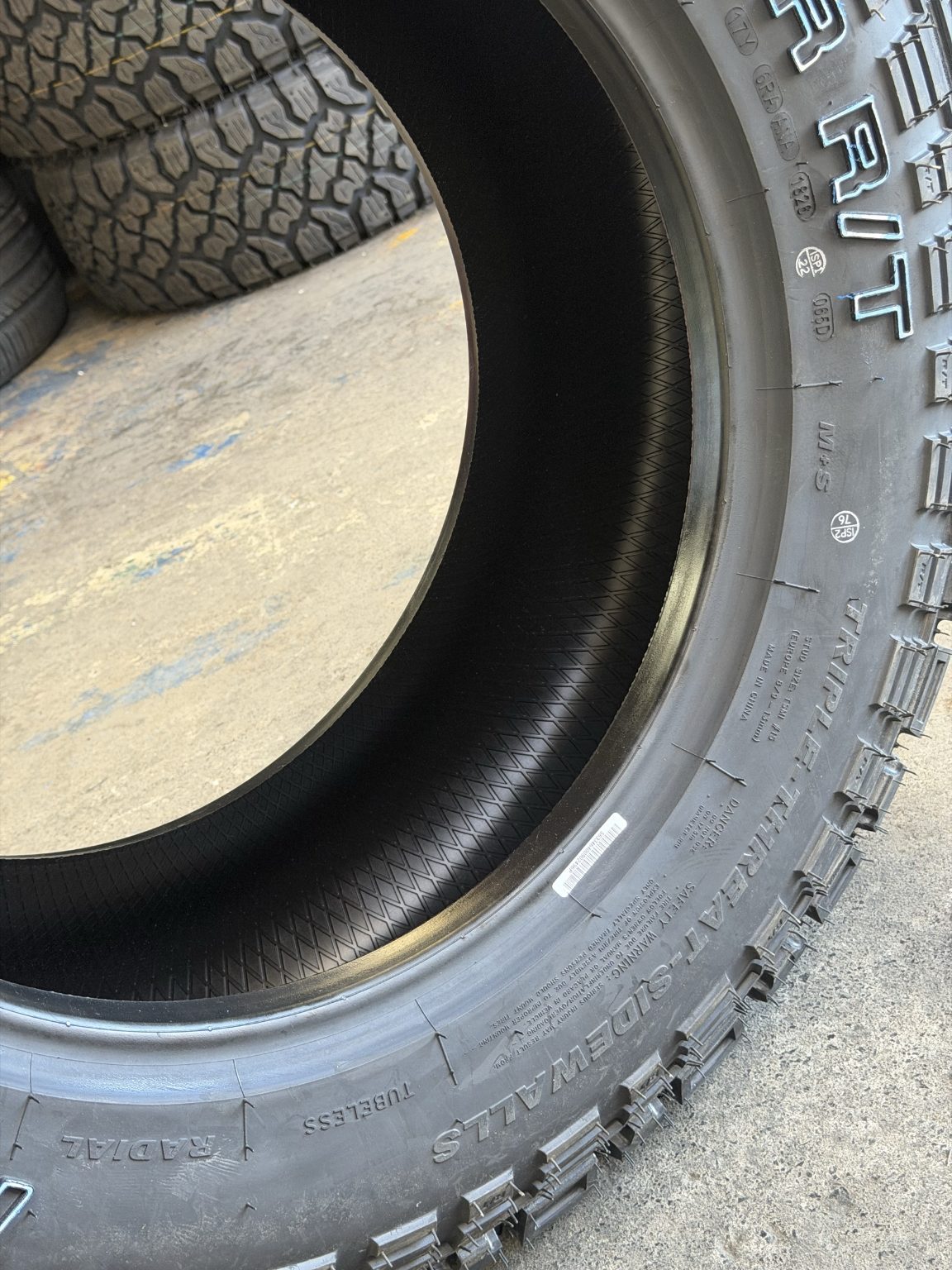 265/70R17 Kenda Klever KR601 R/T Tyre