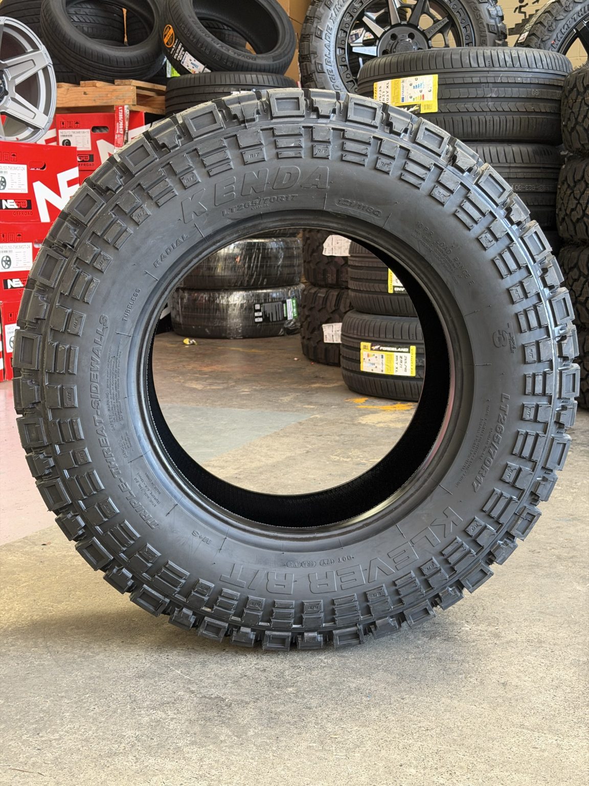 265/70R17 Kenda Klever KR601 R/T Tyre