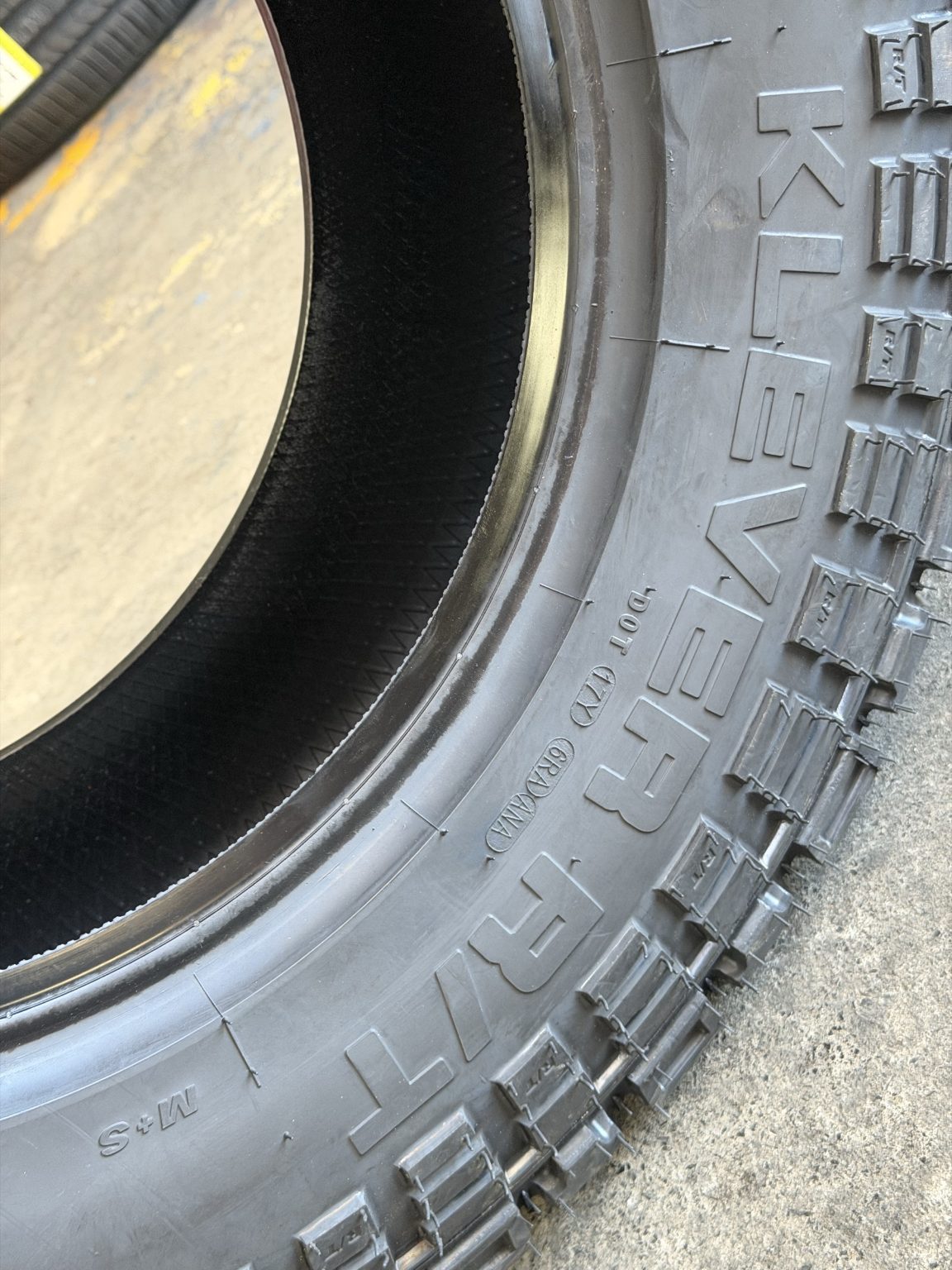 265/70R17 Kenda Klever KR601 R/T Tyre