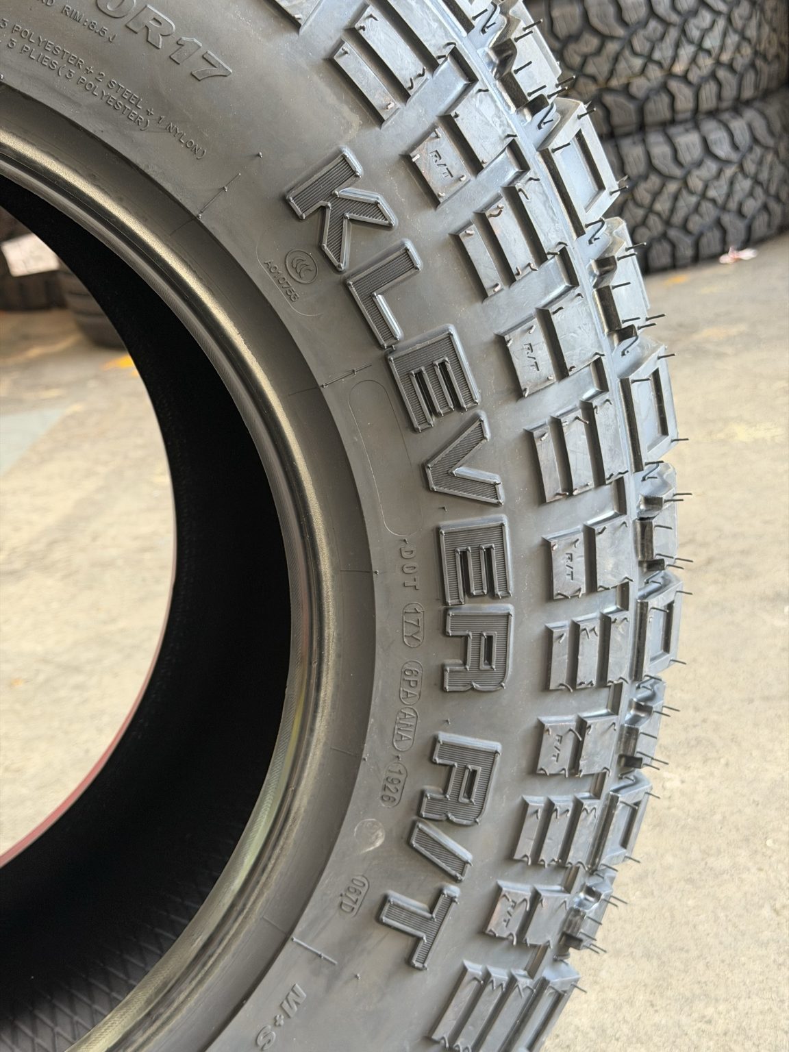 285/70R17 Kenda Klever KR601 R/T Tyre