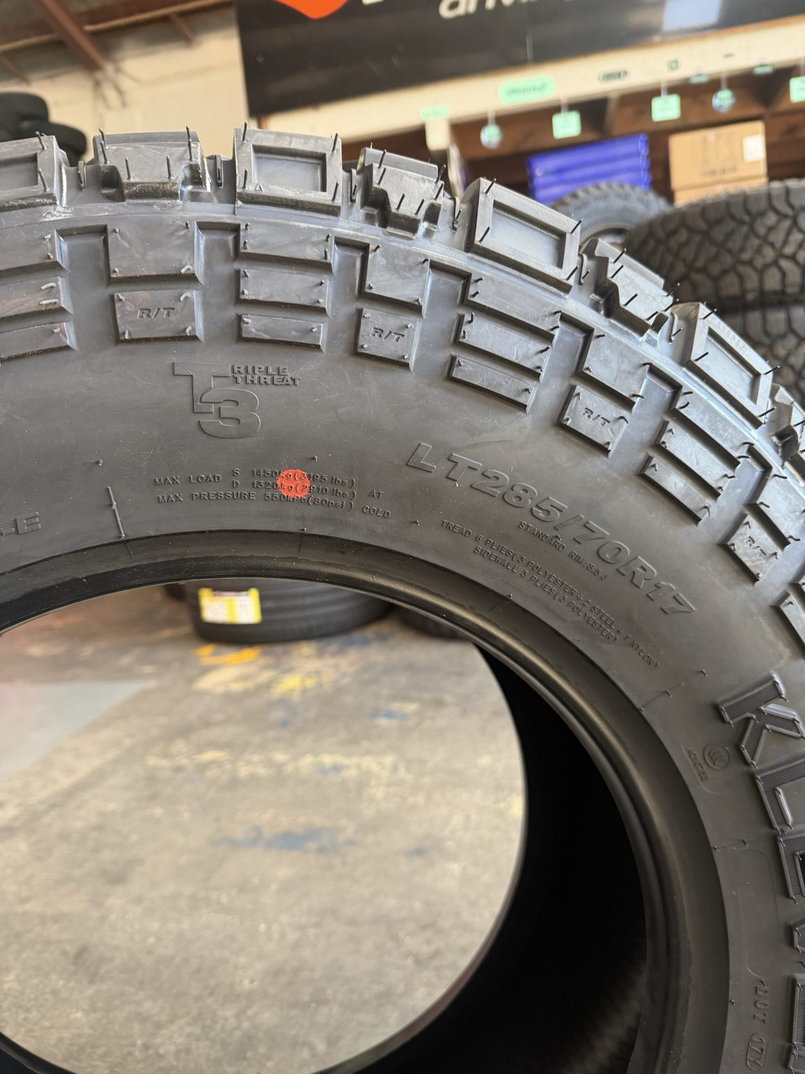 285/70R17 Kenda Klever KR601 R/T Tyre