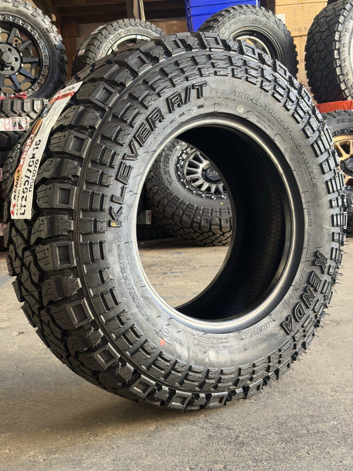 265/70R16 Kenda Klever KR601 R/T Tyre