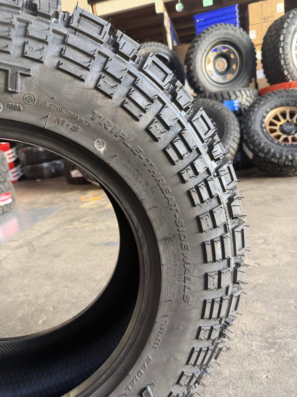 265/70R16 Kenda Klever KR601 R/T Tyre