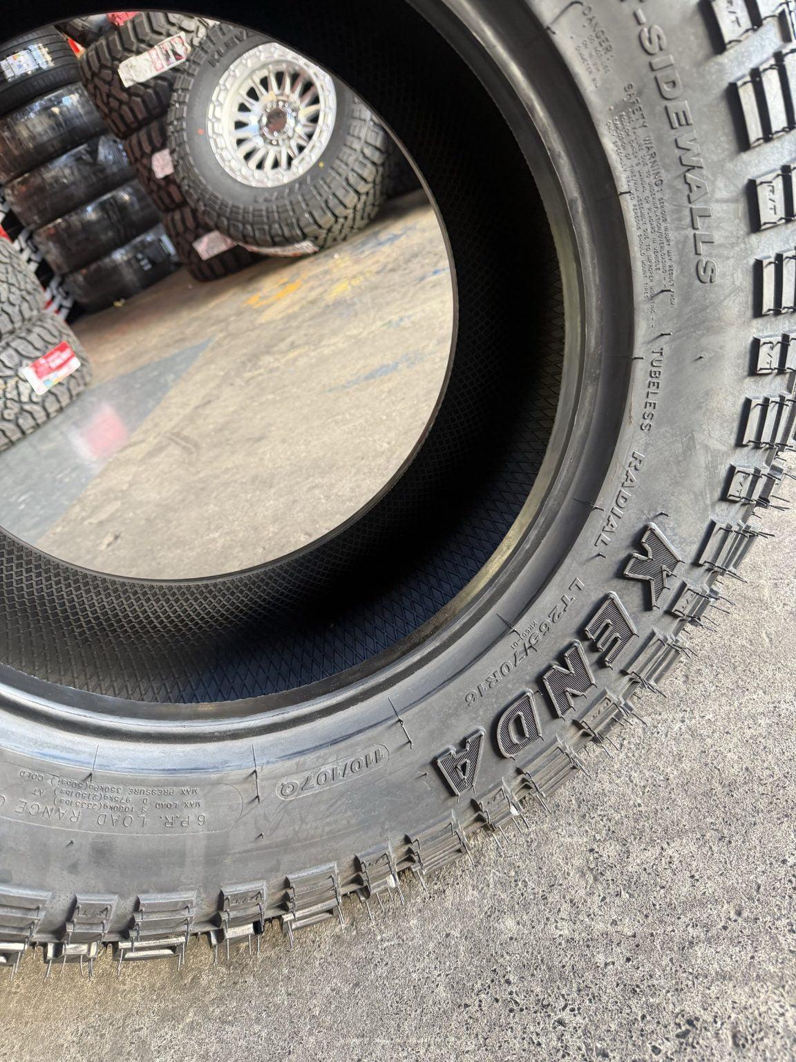 265/70R16 Kenda Klever KR601 R/T Tyre