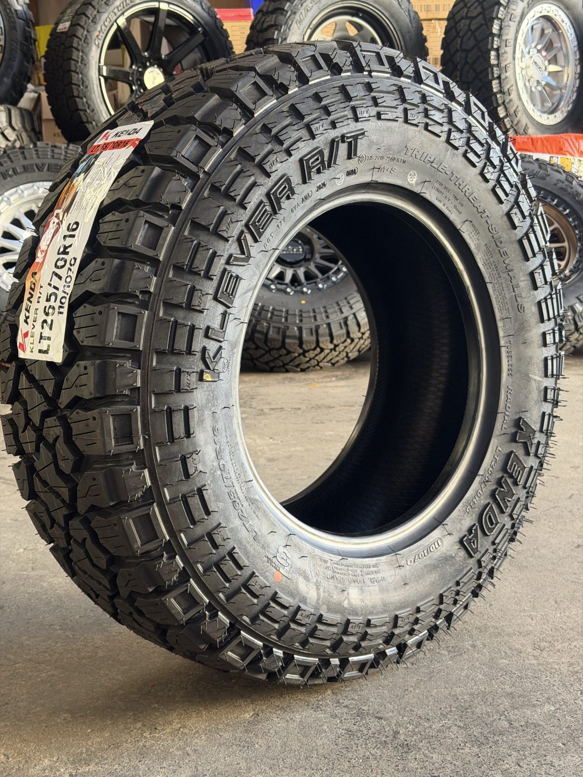 265/70R16 Kenda Klever KR601 R/T Tyre