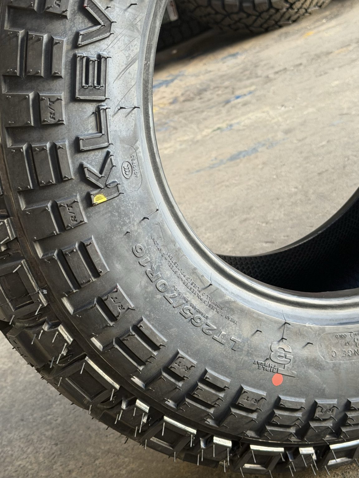 265/70R16 Kenda Klever KR601 R/T Tyre