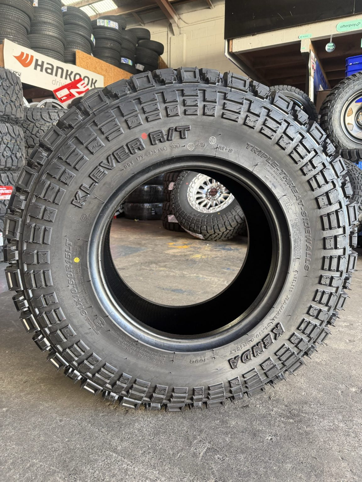 31x10.5R15 Kenda Klever KR601 R/T Tyre