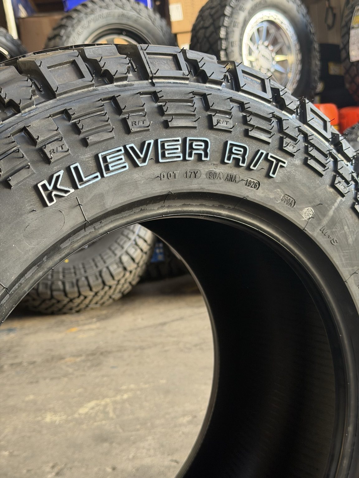 285/60R18 Kenda Klever KR601 R/T Tyre