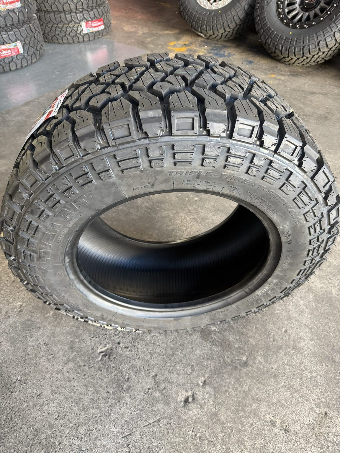 285/60R18 Kenda Klever KR601 R/T Tyre
