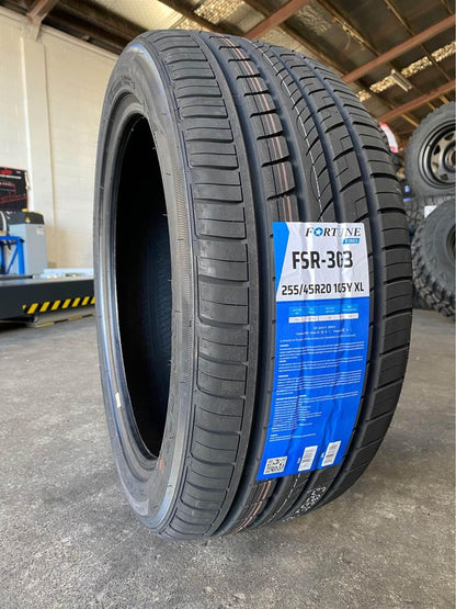 255/45R20 Fortune FSR-303 Tyre