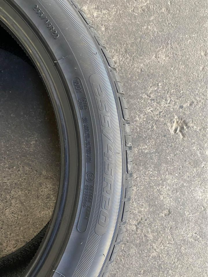 255/45R20 Fortune FSR-303 Tyre