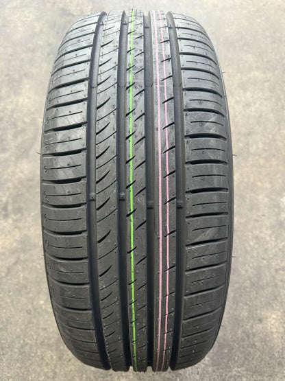 215/55R17 Kumho ES33 Ecowing 94V Tyre – Quiet, Fuel-Efficient All-Season Passenger Tyre