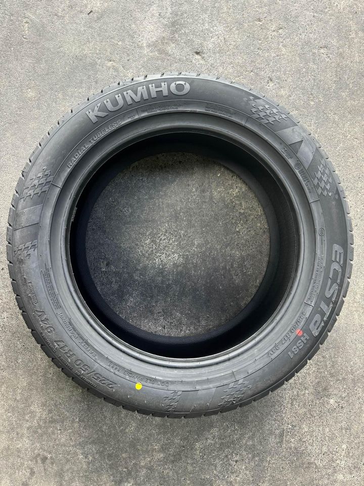225/50R17 Kumho Ecsta HS81 94V Tyre – Quiet, Fuel-Efficient All-Season Premium Touring Tyre | Lowest Price NZ
