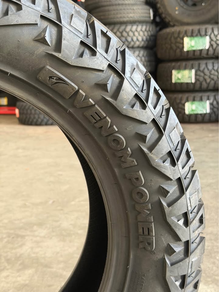 275/55R20 Venom Power Terra Hunter X/T2 Tyre