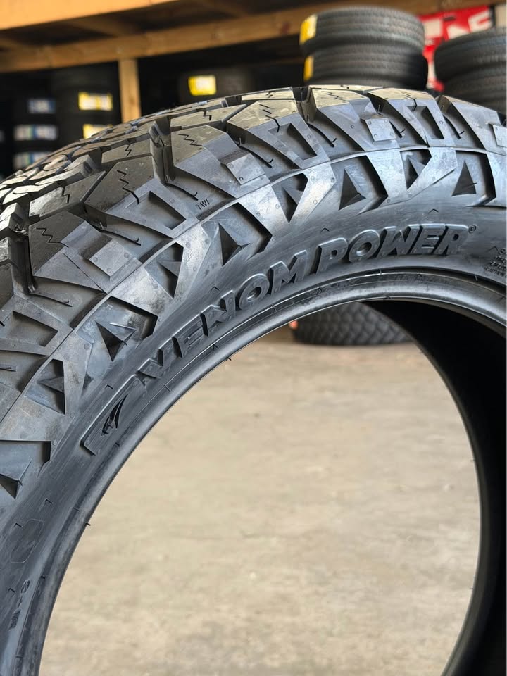 275/55R20 Venom Power Terra Hunter X/T2 Tyre
