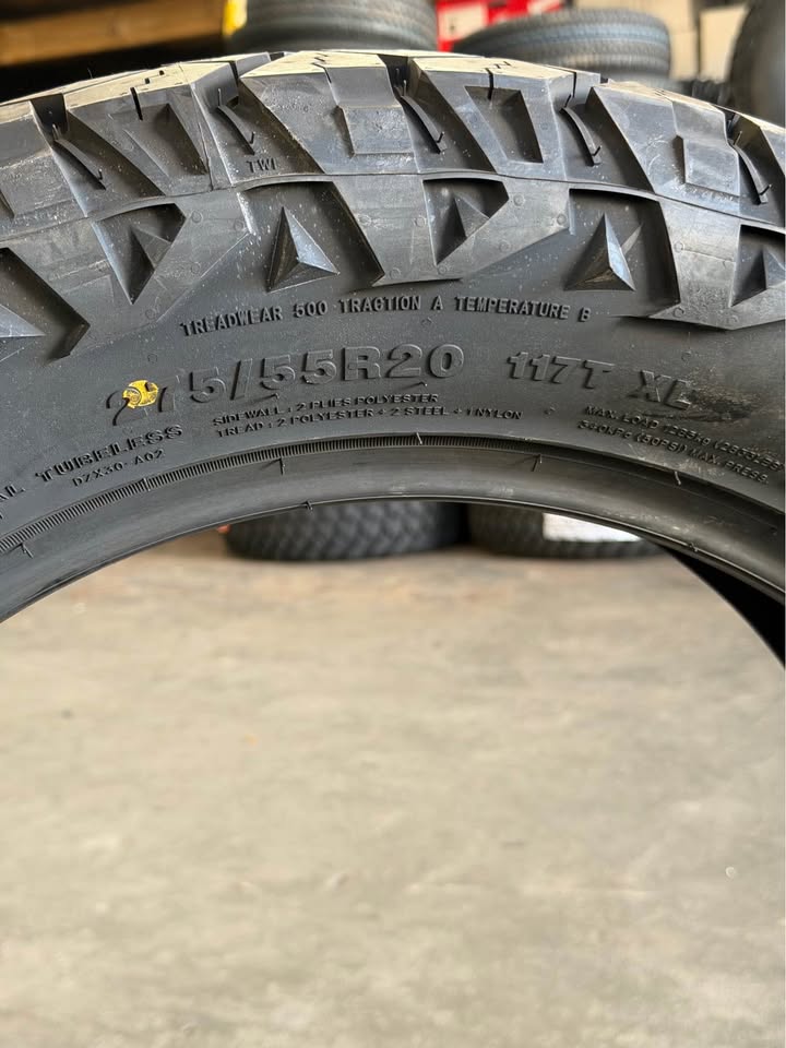 275/55R20 Venom Power Terra Hunter X/T2 Tyre