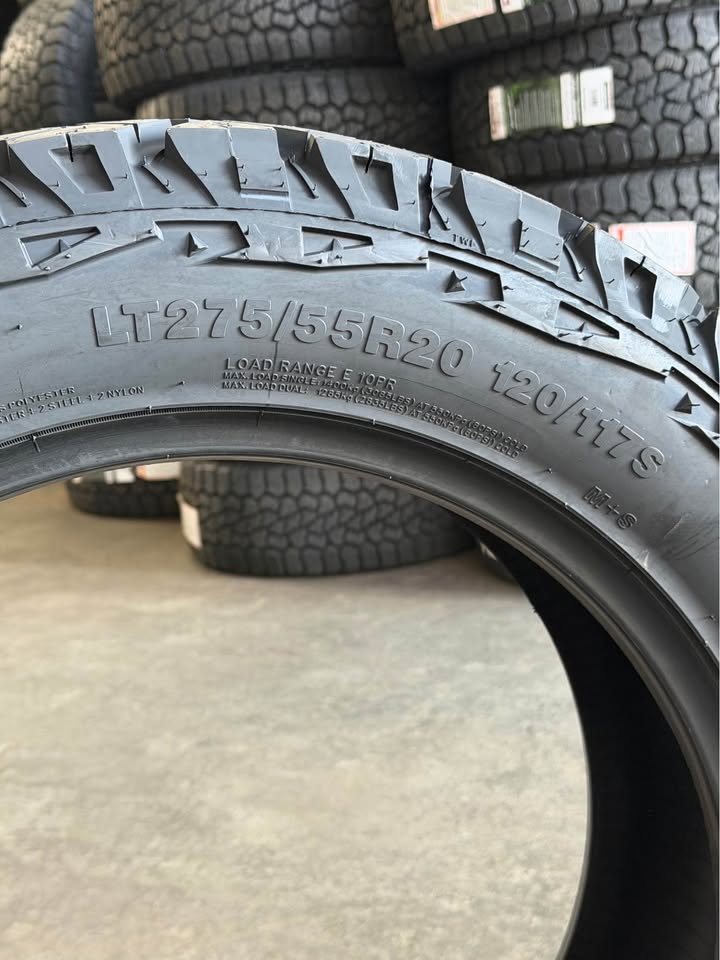 275/55R20 Venom Power Terra Hunter X/T Tyre