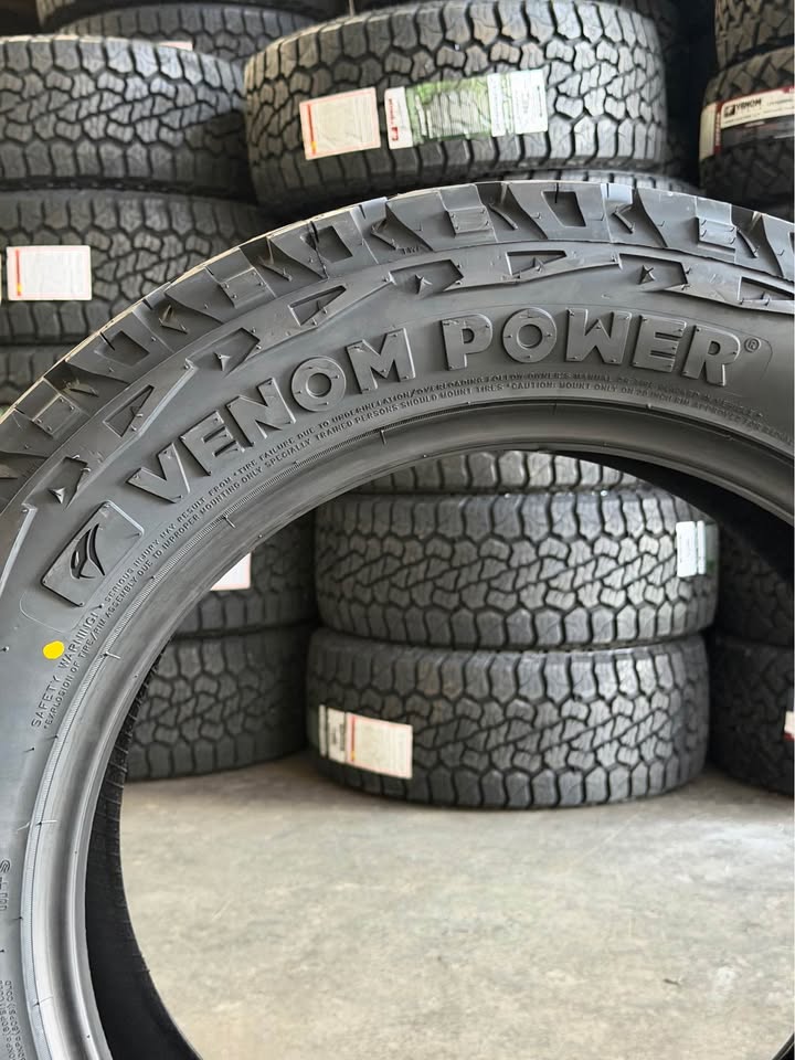 275/55R20 Venom Power Terra Hunter X/T Tyre
